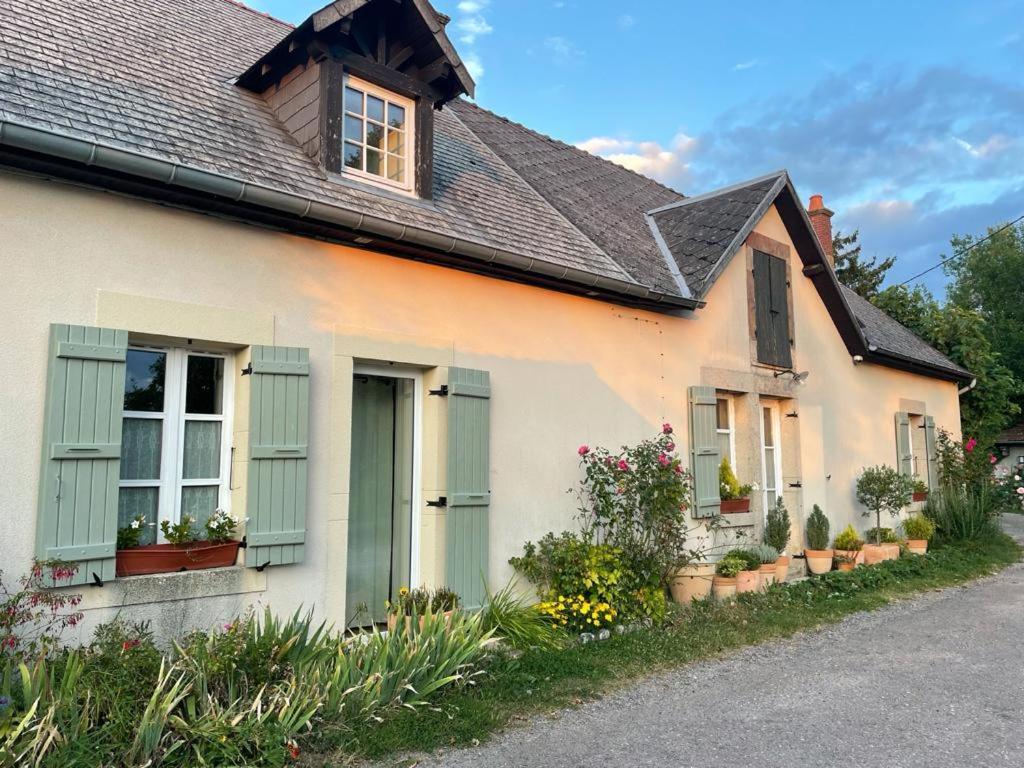 Gite Le Domaine D Orphee Marmagne  Buitenkant foto
